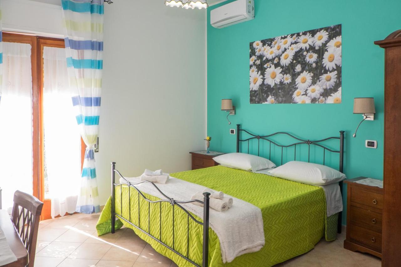 Vivere A Colori Vico Equense Bagian luar foto